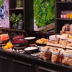 Ξενοδοχείο Radisson Blu Plaza Hotel, 4*