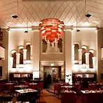 Radisson Blu Plaza Hotel, Ξενοδοχείο 4*