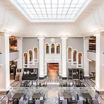 Radisson Blu Plaza Hotel, Hotel