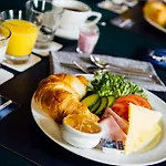 Radisson Blu Plaza Hotel, 4*