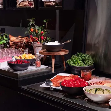 Radisson Blu Plaza Hotel, מלון 4*