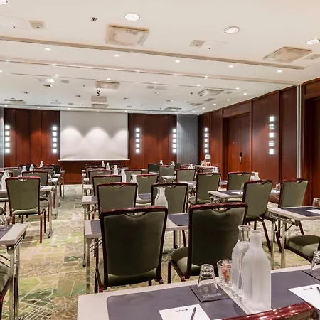Hotel Radisson Blu Plaza Hotel, 4*