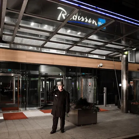Radisson Blu Plaza Hotel, Отель 4*