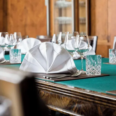 Radisson Blu Plaza Hotel, 4*