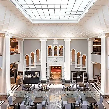 Radisson Blu Plaza Hotel, 4*
