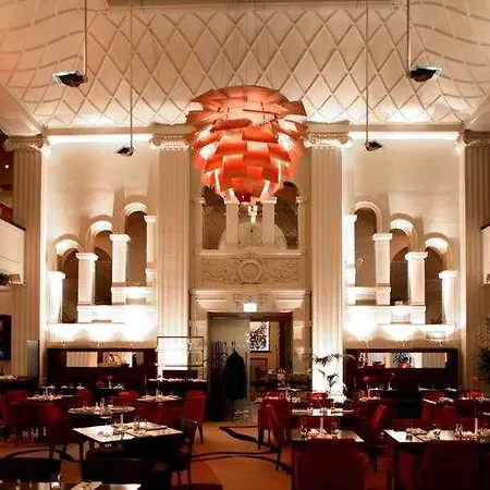 Radisson Blu Plaza Hotel, Отель 4*