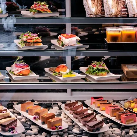 Hotel Radisson Blu Plaza Hotel, 4*