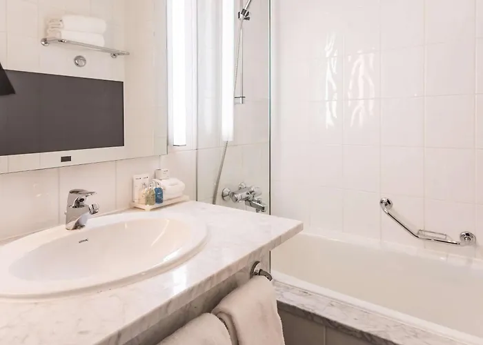 Radisson Blu Plaza Hotel,