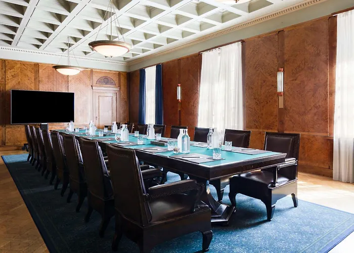 Radisson Blu Plaza Hotel, Отель 4*