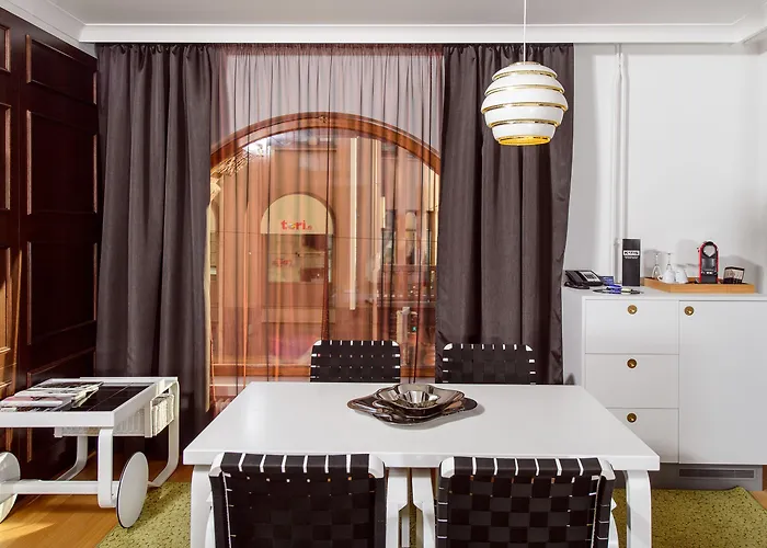 Radisson Blu Plaza Hotel, Hotel