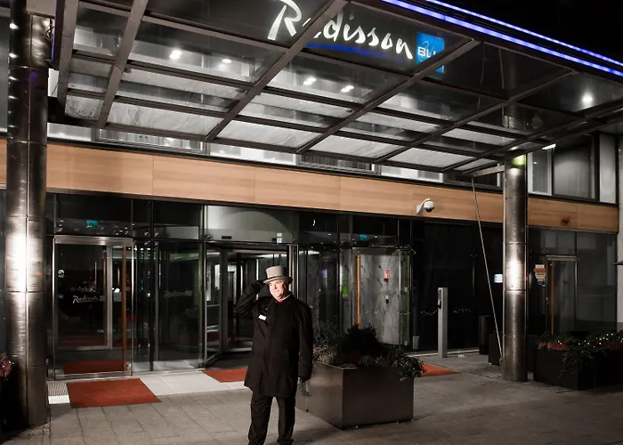 Radisson Blu Plaza Hotel, Отель 4*