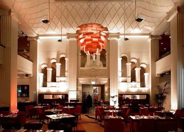 Radisson Blu Plaza Hotel, Отель 4*