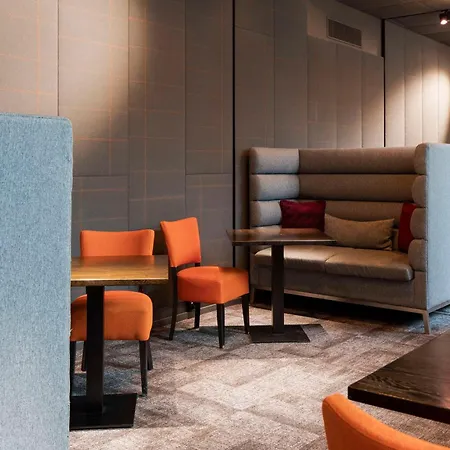 Radisson Blu Plaza Hotel, Szálloda 4*
