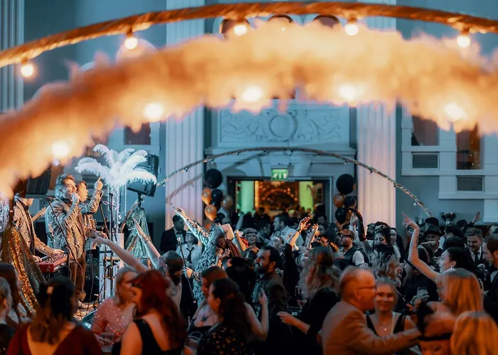 Radisson Blu Plaza Hotel, Hotel