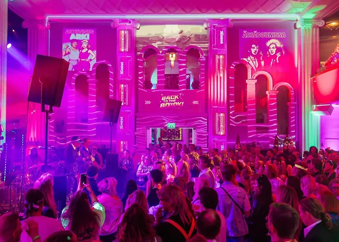 Radisson Blu Plaza Hotel, 4*