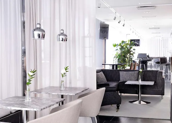 Radisson Blu Plaza Hotel,