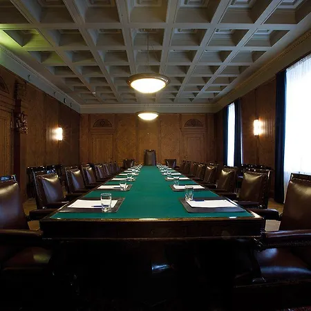 Radisson Blu Plaza Hotel, 4*