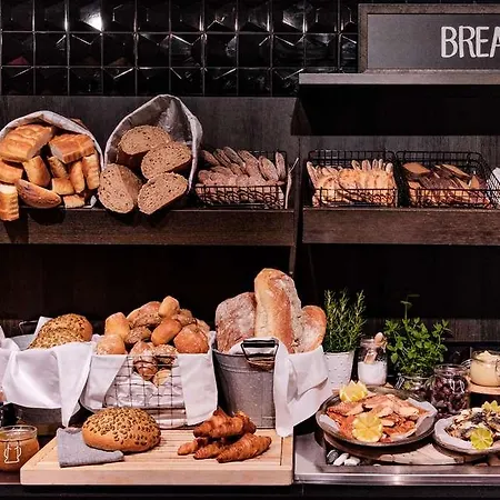 Radisson Blu Plaza Hotel, 4*