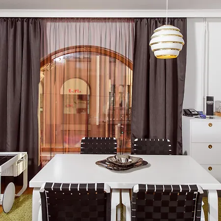 Radisson Blu Plaza Hotel, Hotel