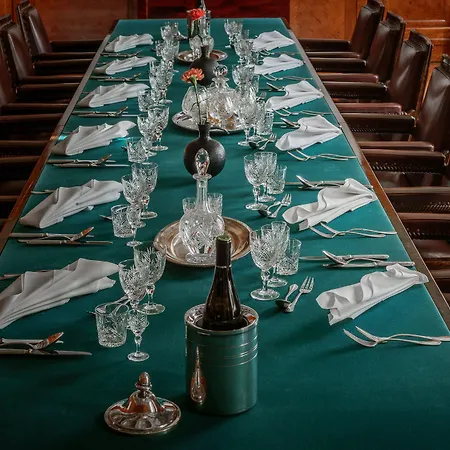 Radisson Blu Plaza Hotel, Hotel