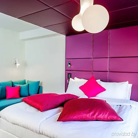 Radisson Blu Plaza Hotel,