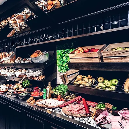 Radisson Blu Plaza Hotel, 4*