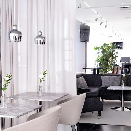 Radisson Blu Plaza Hotel,